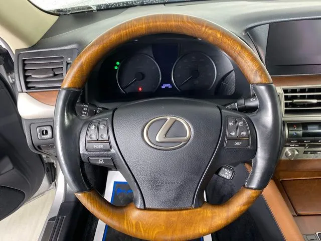 Lexus LS photo 36