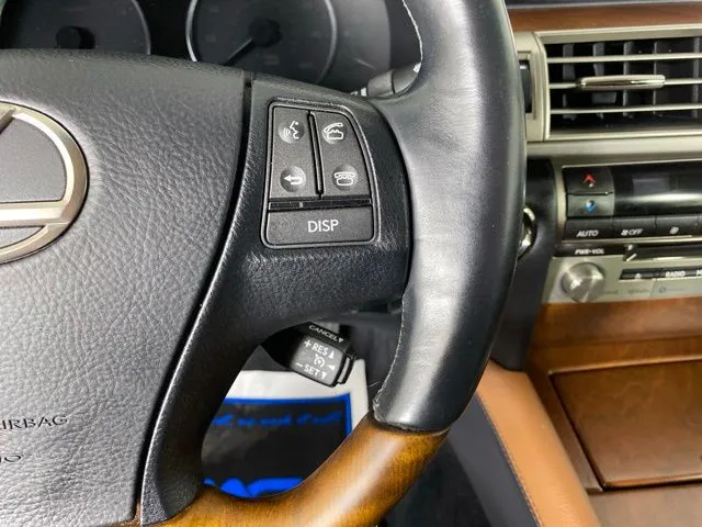 Lexus LS photo 34