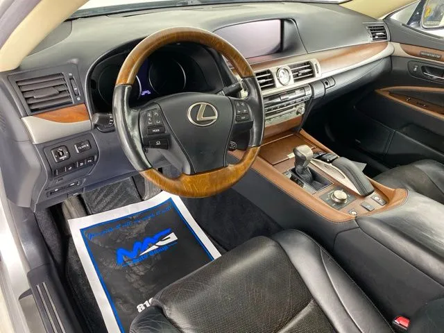 Lexus LS photo 11