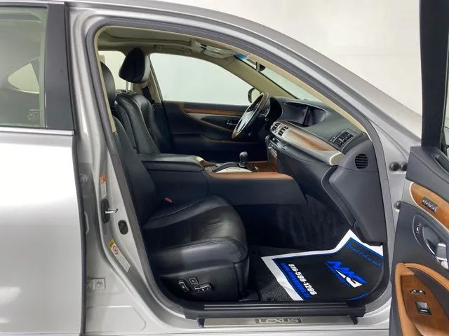 Lexus LS photo 48