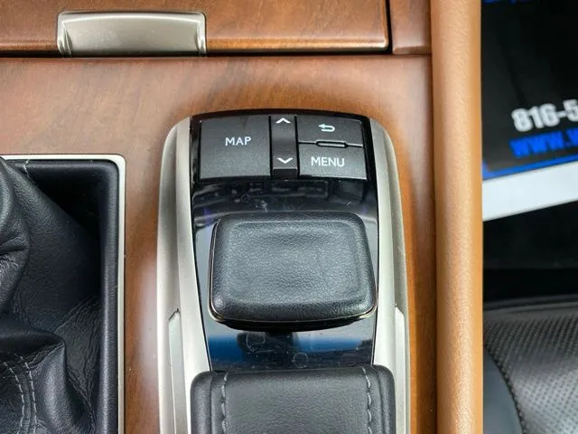 Lexus LS photo 28
