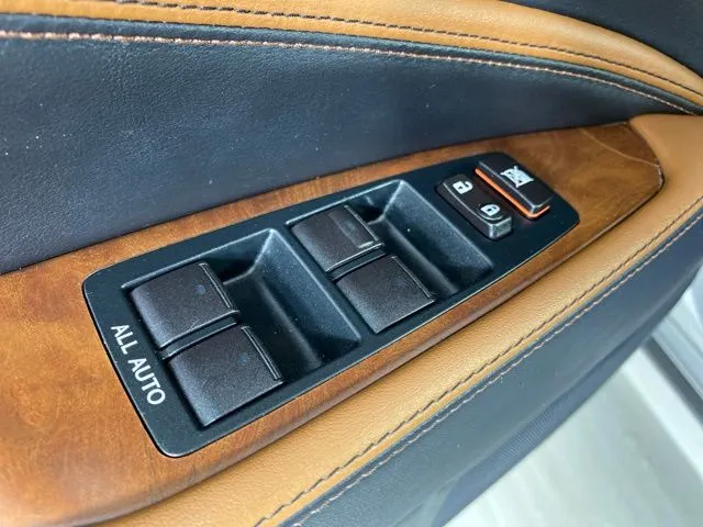 Lexus LS photo 16