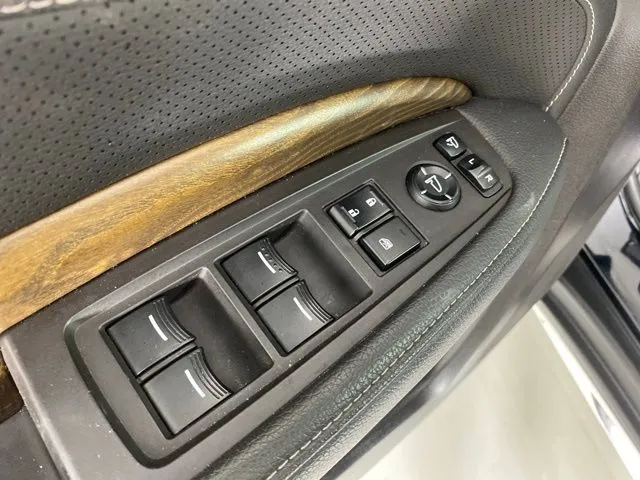 Acura MDX photo 16