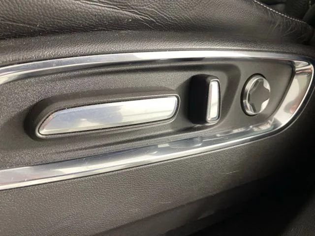 Acura MDX photo 14