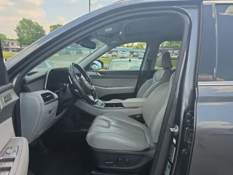 More photos of 2022 Hyundai Palisade SEL at MAG Auto - Munsterman Automotive Group, MO