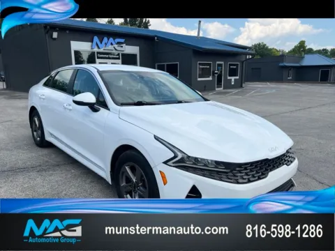 White 2023 Kia K5 LXS for sale in Blue Springs, MO