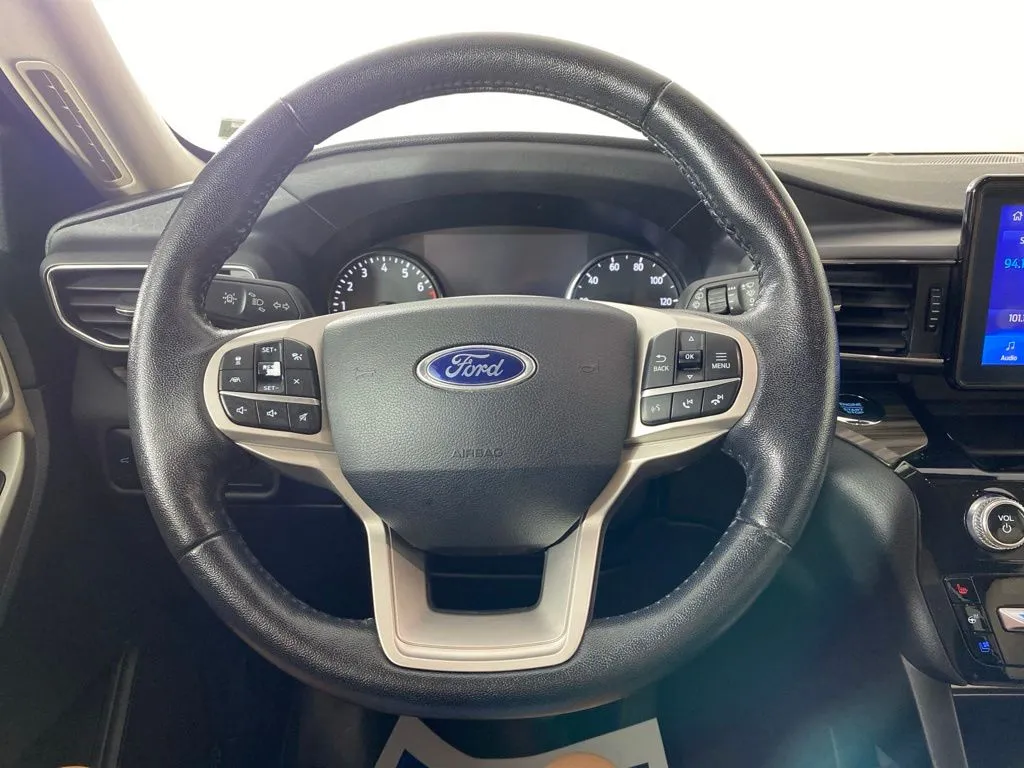 Ford Explorer photo 30