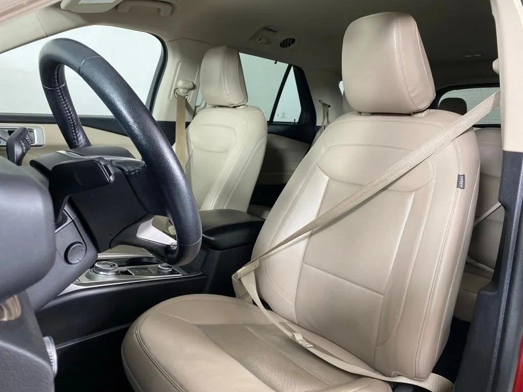 Ford Explorer photo 16