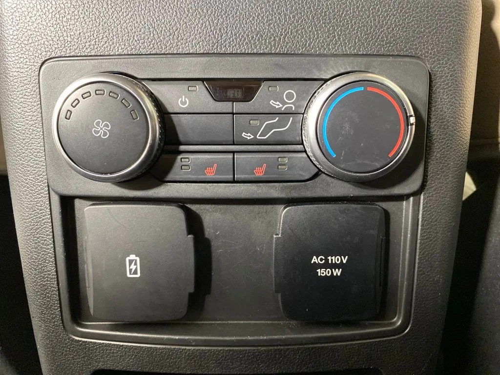 Ford Explorer photo 36