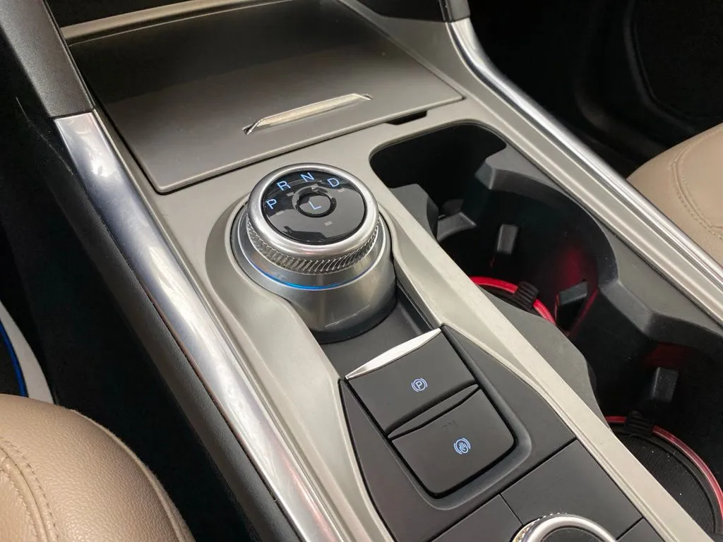 Ford Explorer photo 23