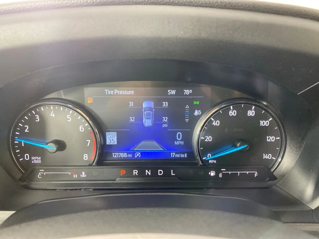 Ford Explorer photo 29