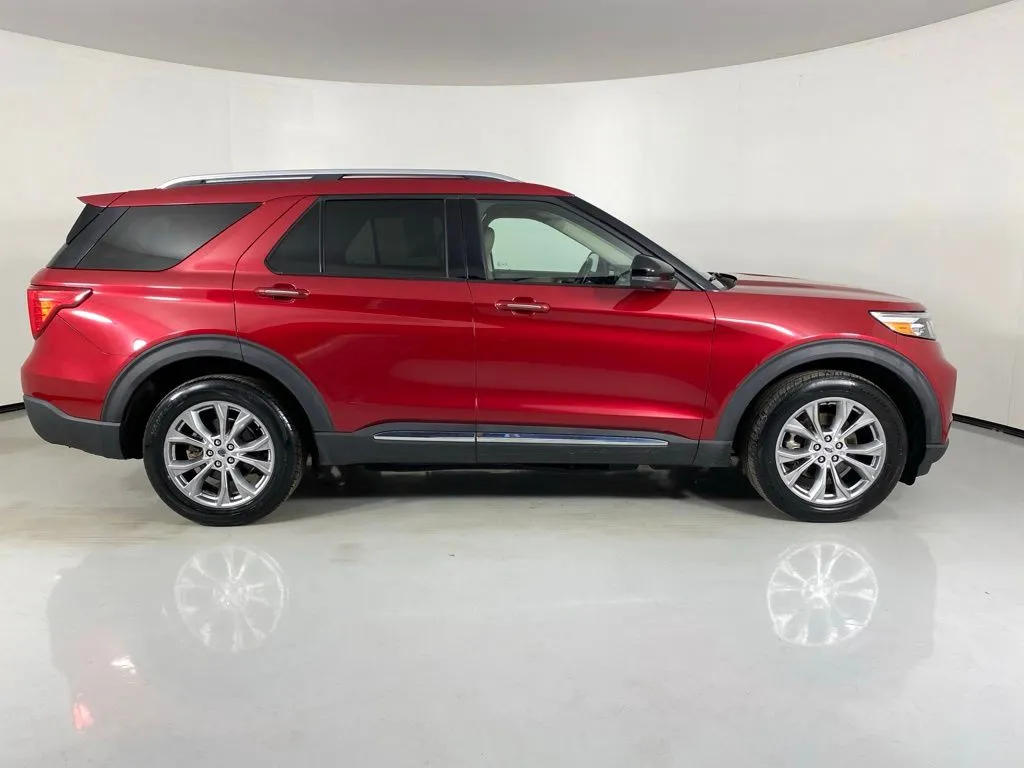 Ford Explorer photo 8