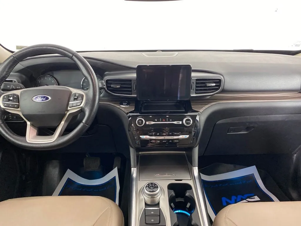 Ford Explorer photo 35