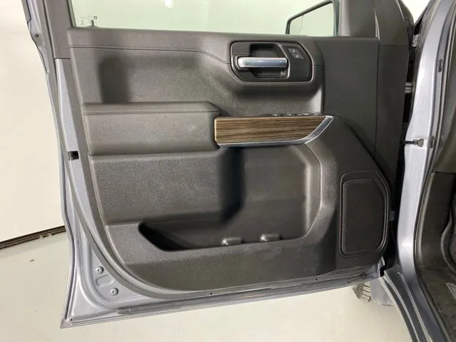 Chevrolet Silverado photo 13