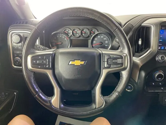Chevrolet Silverado photo 29