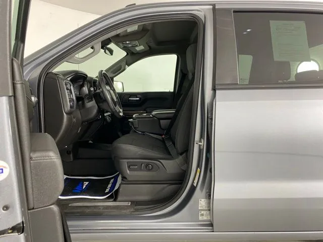 Chevrolet Silverado photo 11