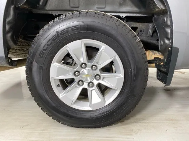 Chevrolet Silverado photo 10