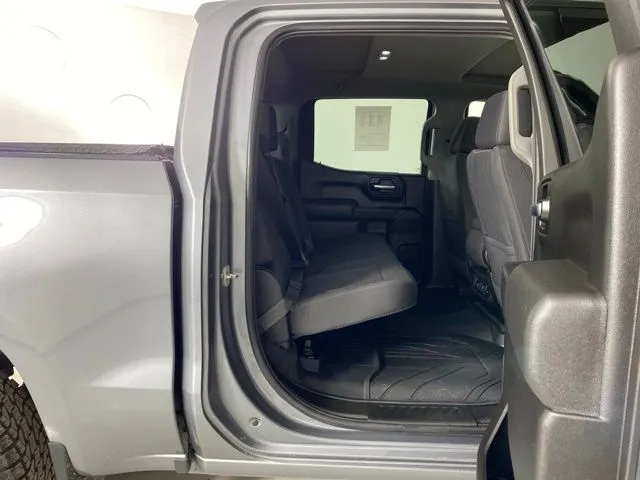 Chevrolet Silverado photo 37