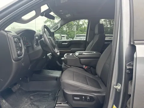 More photos of 2021 Chevrolet Silverado 1500 LT at MAG Auto - Munsterman Automotive Group, MO