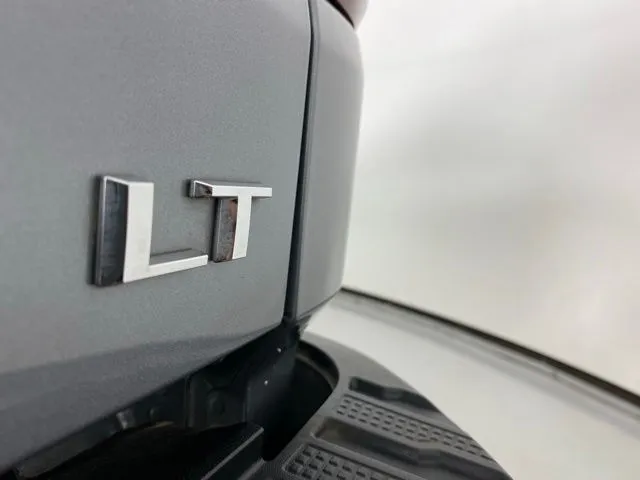 Chevrolet Silverado photo 36