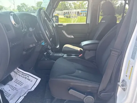 More photos of 2017 Jeep Wrangler Unlimited Rubicon at MAG Auto - Munsterman Automotive Group, MO