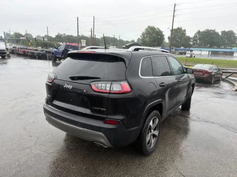 More photos of 2020 Jeep Cherokee Limited at MAG Auto - Munsterman Automotive Group, MO