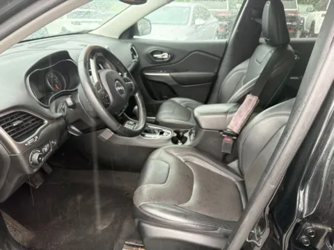 More photos of 2020 Jeep Cherokee Limited at MAG Auto - Munsterman Automotive Group, MO