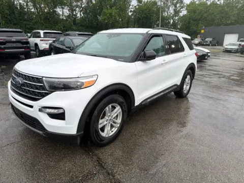 Photos of 2023 Ford Explorer XLT for sale in Blue Springs, MO at MAG Auto - Munsterman Automotive Group