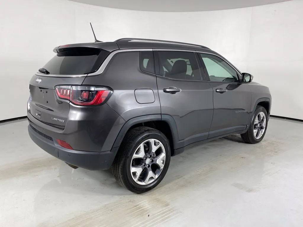 Jeep Compass photo 7