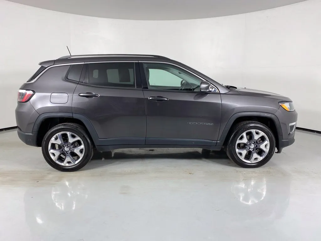 Jeep Compass photo 8