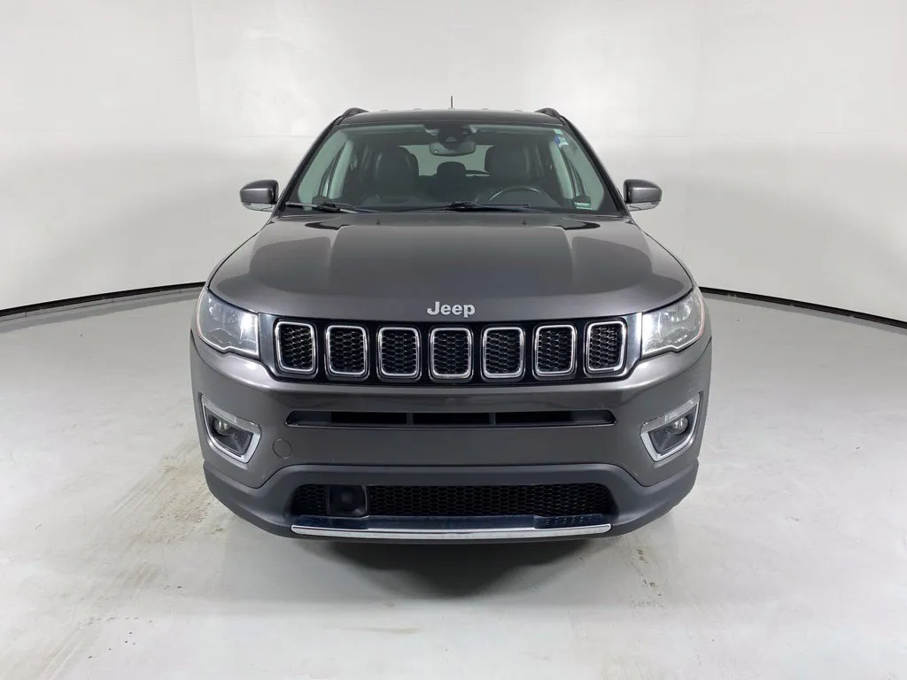 Jeep Compass photo 2