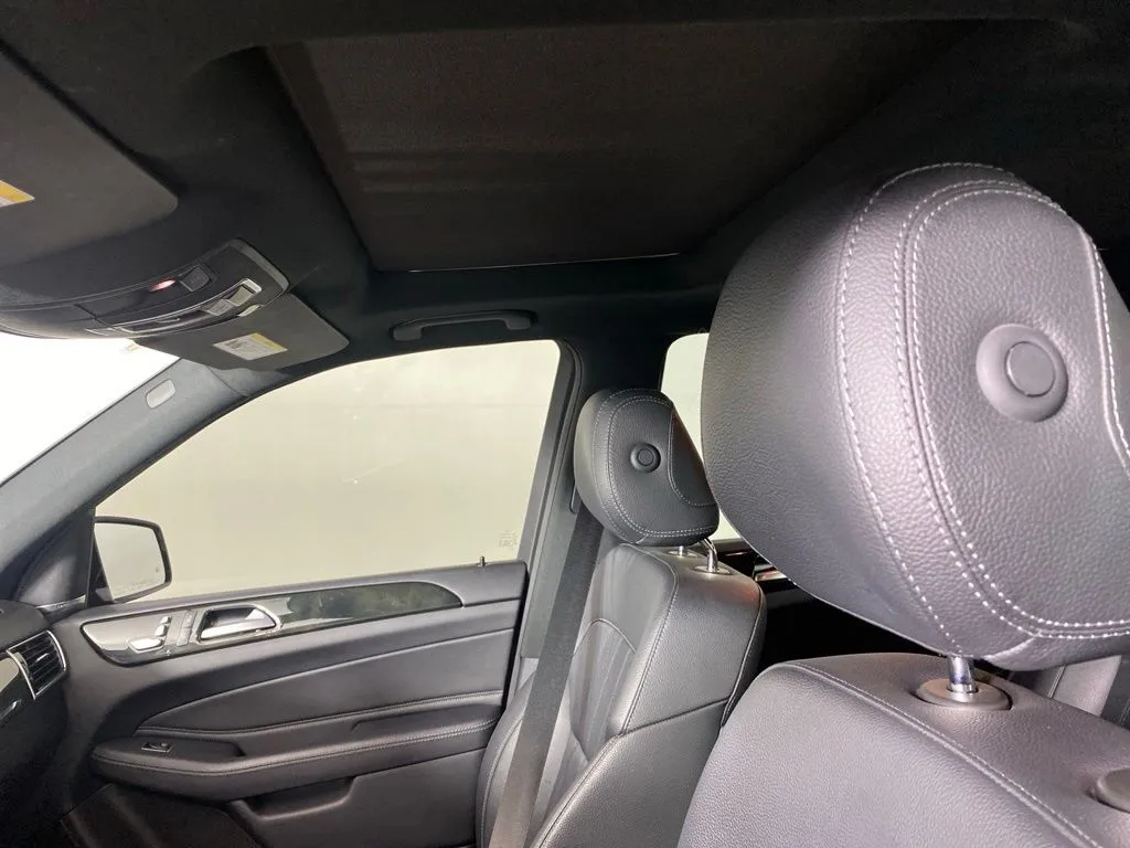 Mercedes-Benz GLE photo 16