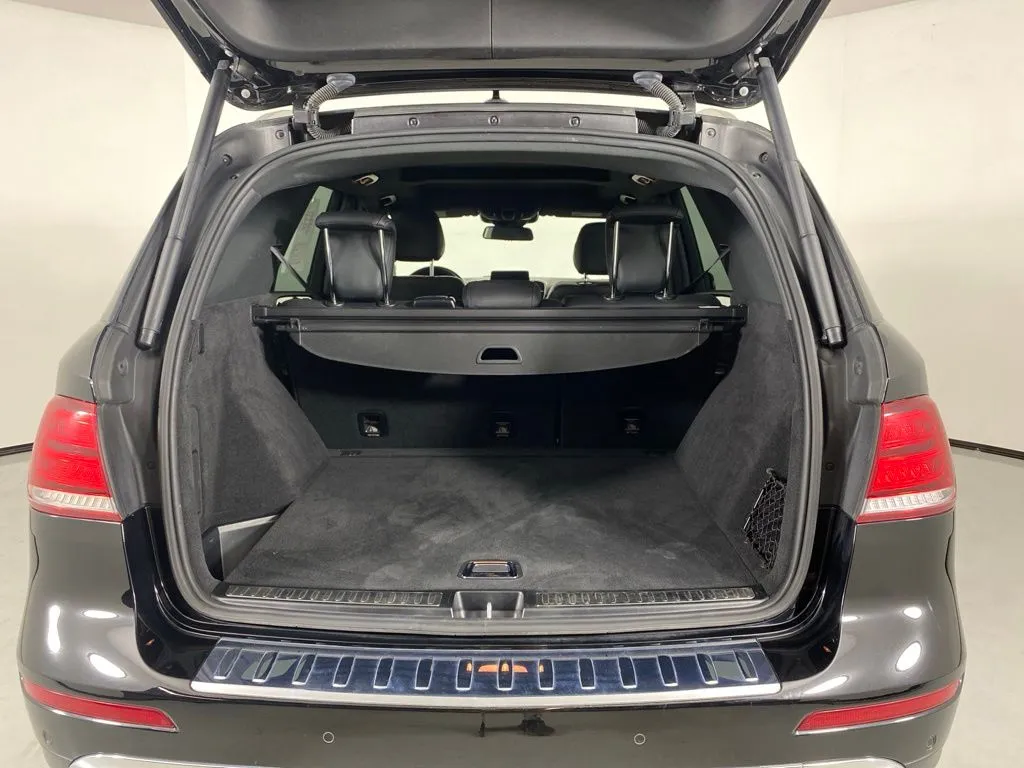 Mercedes-Benz GLE photo 35