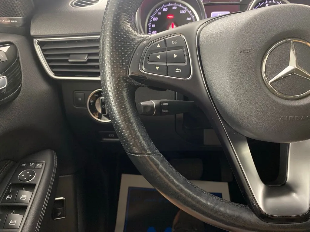 Mercedes-Benz GLE photo 25
