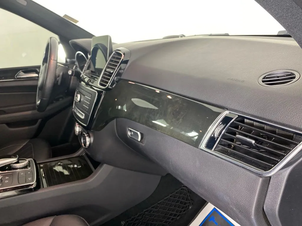 Mercedes-Benz GLE photo 40