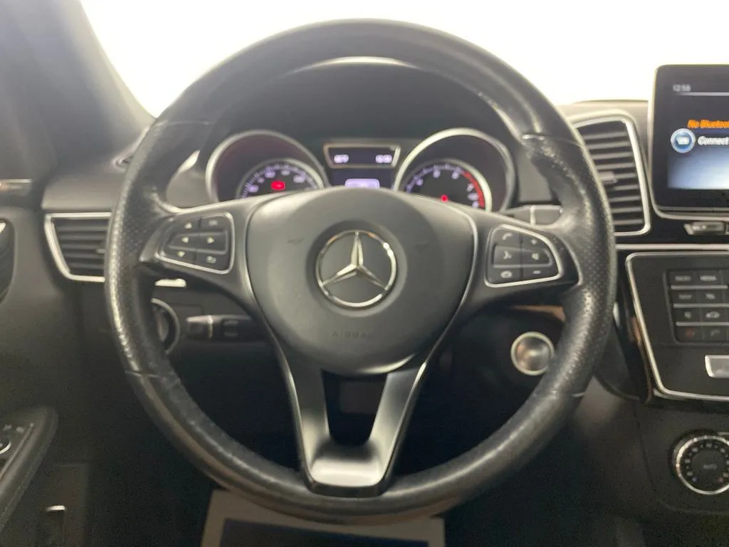 Mercedes-Benz GLE photo 29