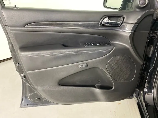 Jeep Grand Cherokee photo 16