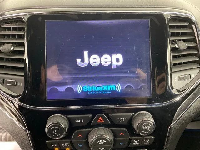 Jeep Grand Cherokee photo 20