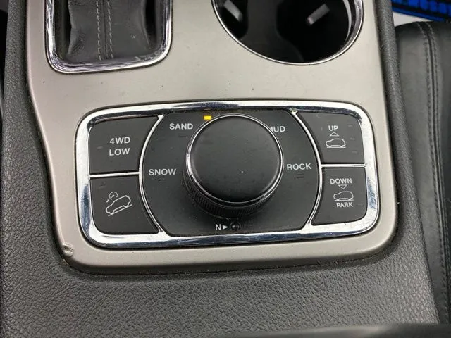 Jeep Grand Cherokee photo 30