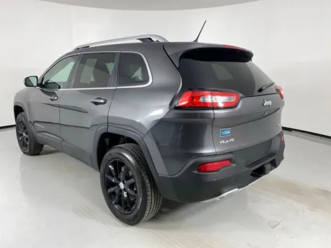 More photos of 2014 Jeep Cherokee Limited at MAG Auto - Munsterman Automotive Group, MO