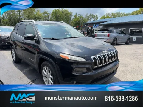 Black 2016 Jeep Cherokee Latitude for sale in Blue Springs, MO