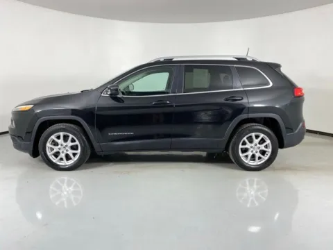 More photos of 2016 Jeep Cherokee Latitude at MAG Auto - Munsterman Automotive Group, MO