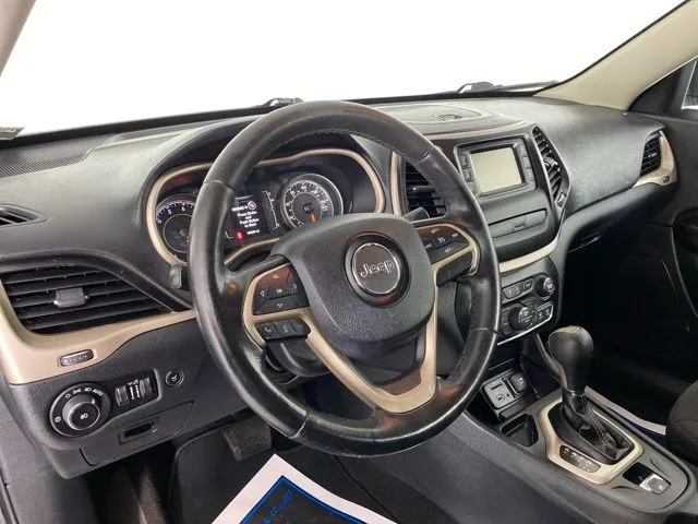 Jeep Cherokee photo 12