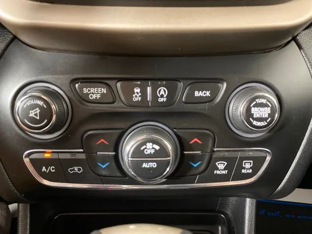 Jeep Cherokee photo 23