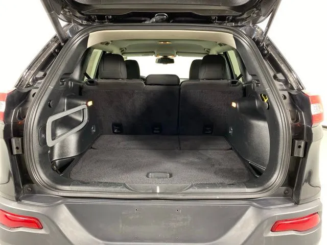 Jeep Cherokee photo 37