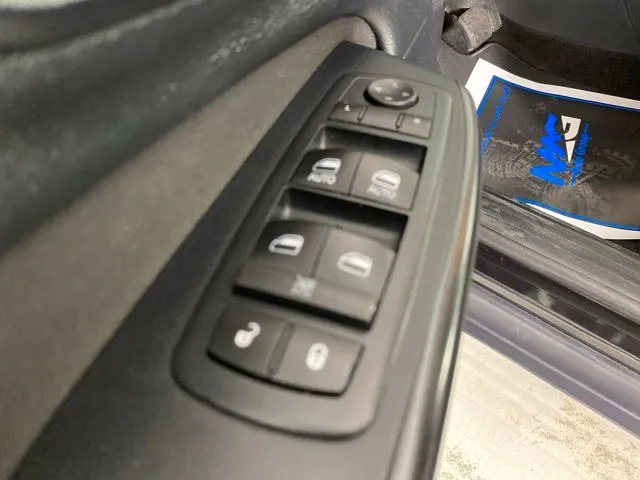 Jeep Cherokee photo 16