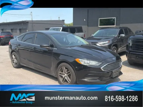 Black 2017 Ford Fusion SE for sale in Blue Springs, MO