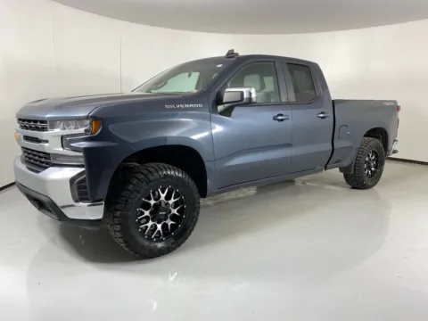 Another view of 2020 Chevrolet Silverado 1500 LT for sale in Blue Springs, MO at MAG Auto - Munsterman Automotive Group