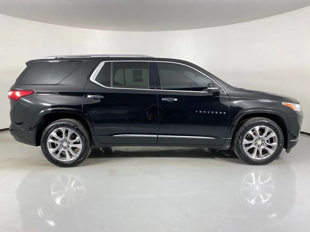 Chevrolet Traverse photo 8