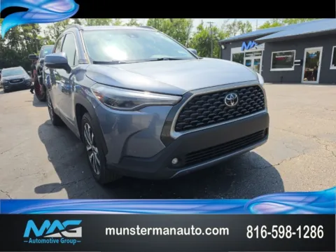 Gray 2022 Toyota Corolla Cross XLE for sale in Blue Springs, MO